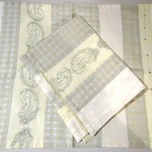 Set of 2 Sparkly Golden Holidays Fabric Placemats Silver Beige Christmas 14x19